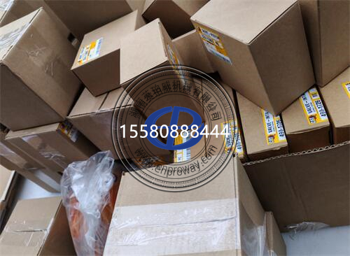 卡特CAT426F2装载挖掘机两头忙：维修保养与配件那些事儿