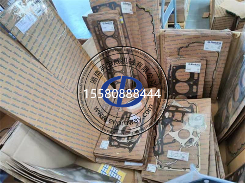 深度解析：珀金斯如何为曼尼通越野伸缩臂叉车的心脏保驾护航