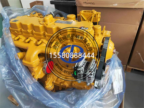卡特彼勒C6.6发动机总成‌排量与结构‌