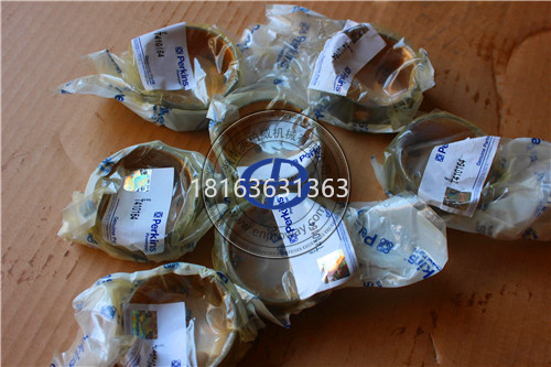 珀金斯发动机凸轮轴铜套：发动机的精密配角