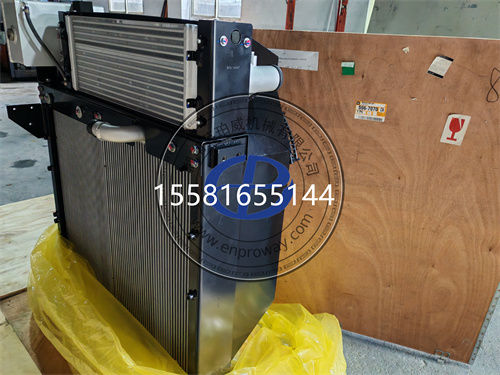卡特320GX网红挖机水箱596-7070：高效散热与耐用性